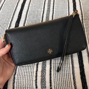 COPY - Tory Burch Robinson zip continental black wallet